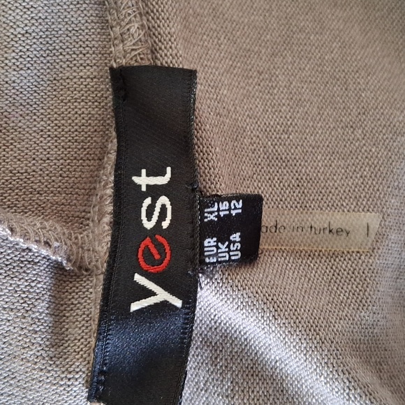 Elegant Taupe Sweater Duster - Picture 6 of 9